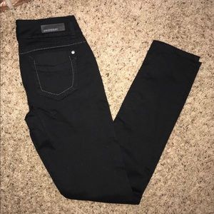 Black UNIONBAY Skinny Stretch Pants. Size 5 EUC.